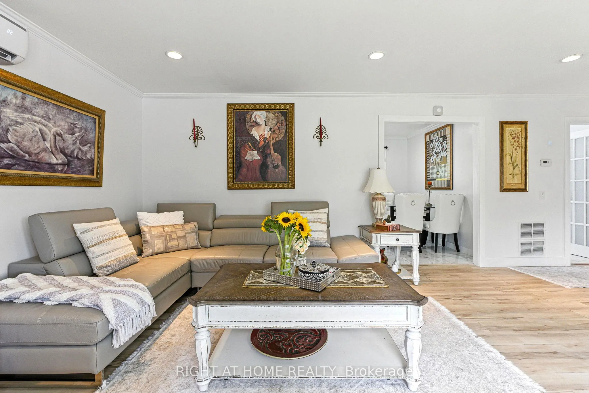 1129 Lindy Lane