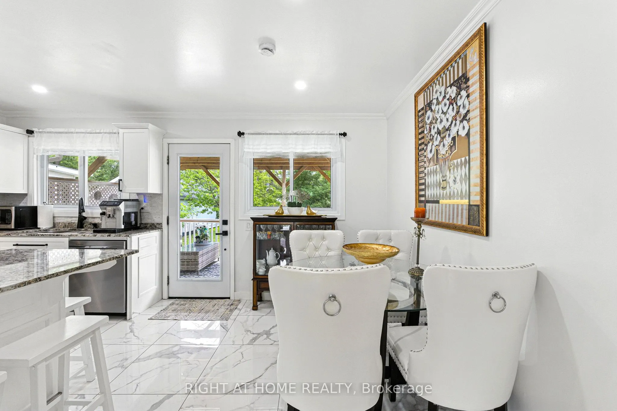 1129 Lindy Lane