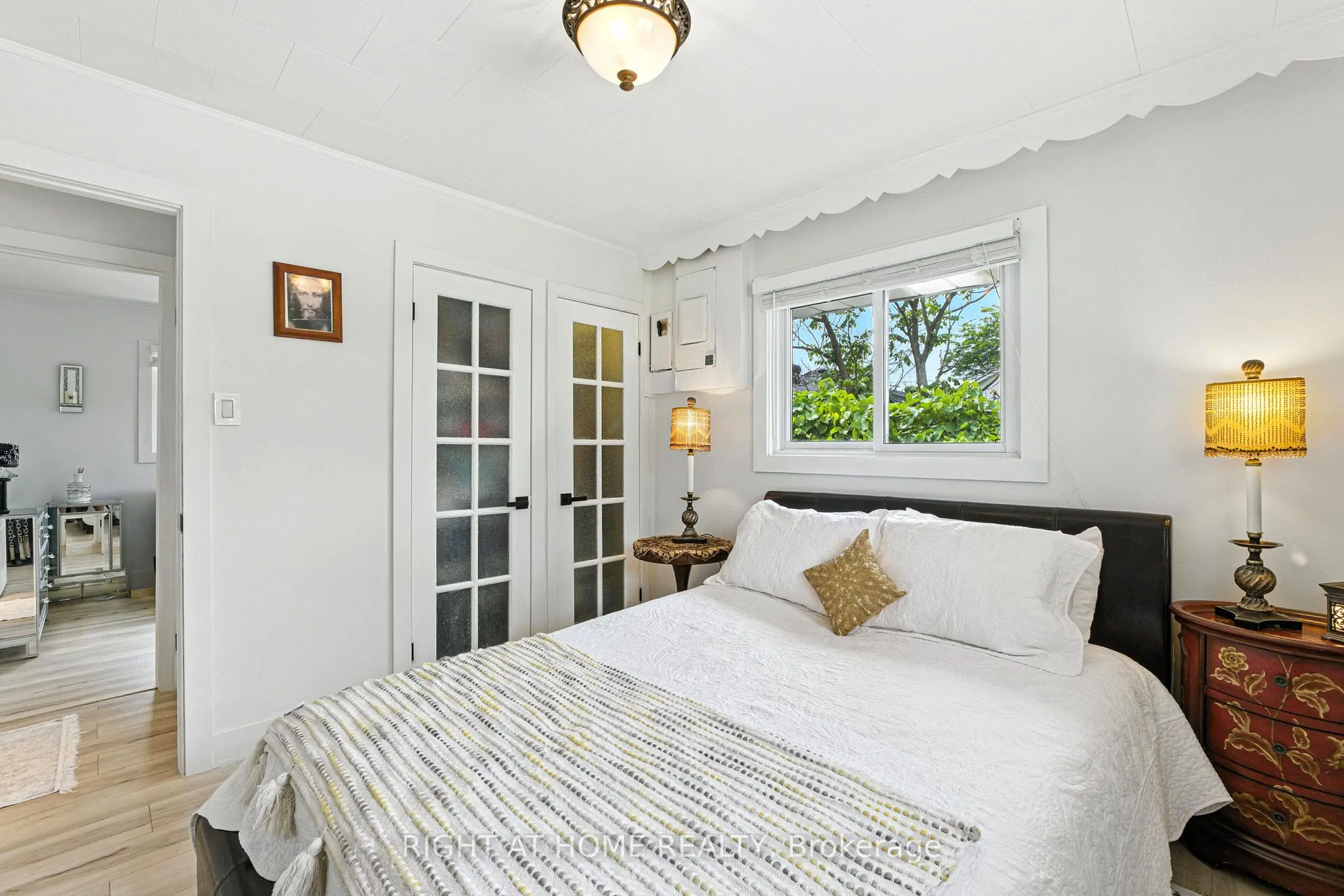 1129 Lindy Lane