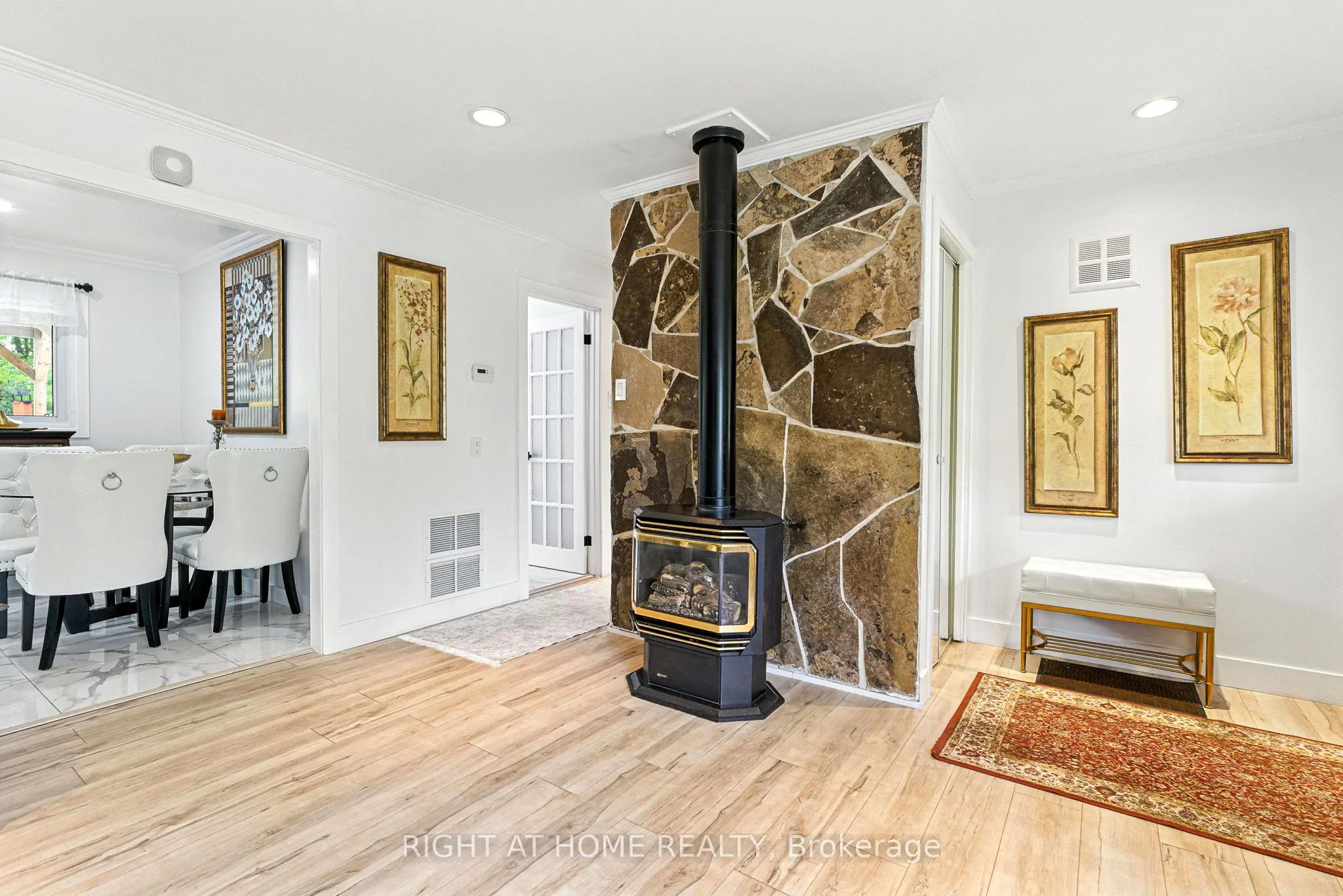 1129 Lindy Lane