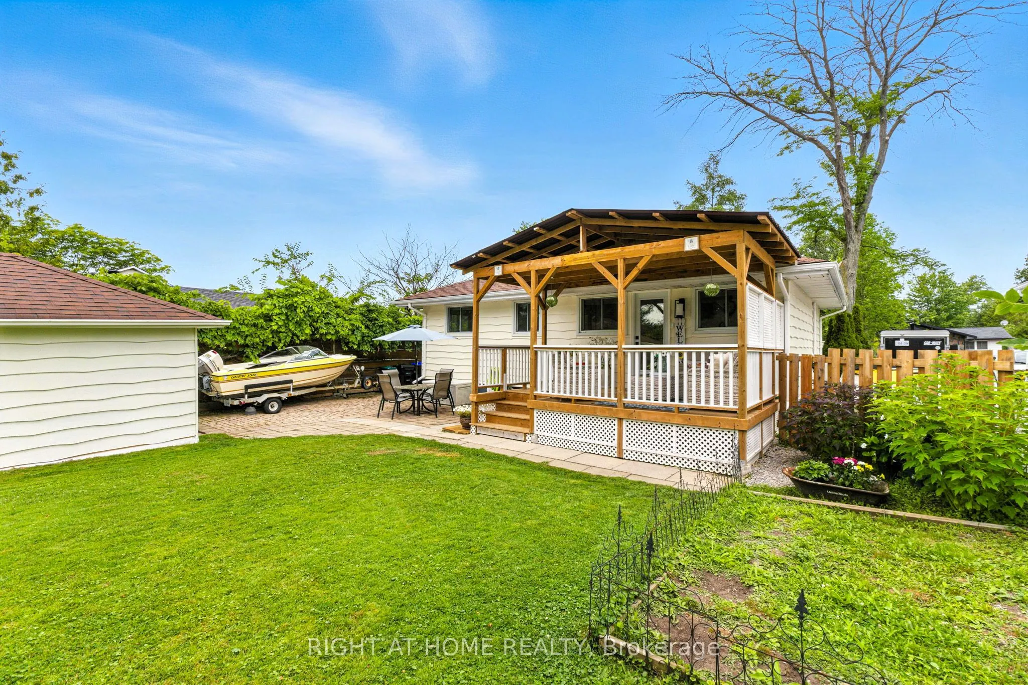 1129 Lindy Lane