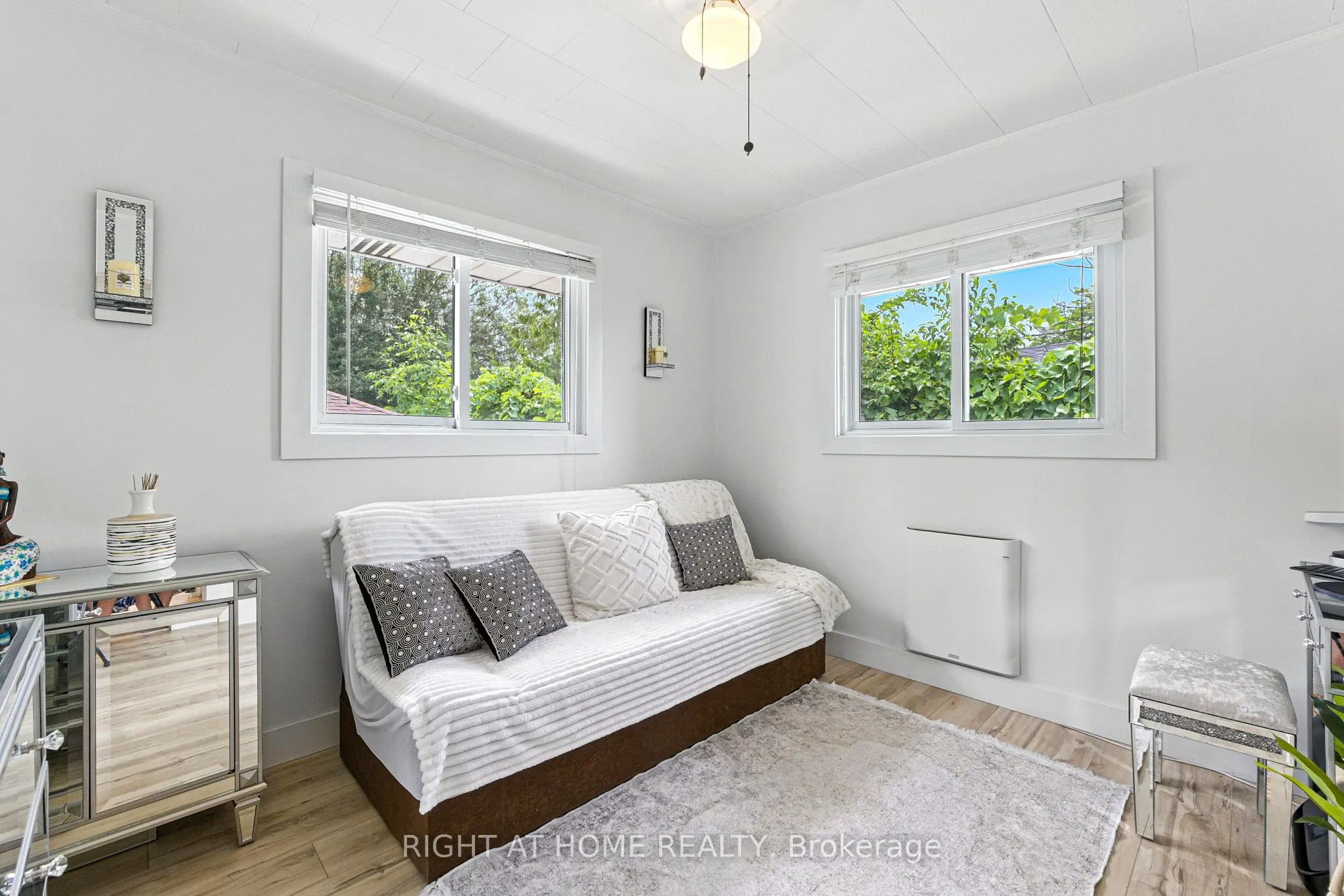 1129 Lindy Lane
