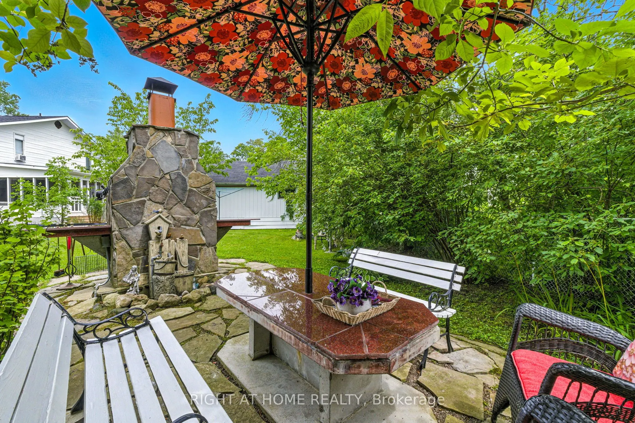 1129 Lindy Lane
