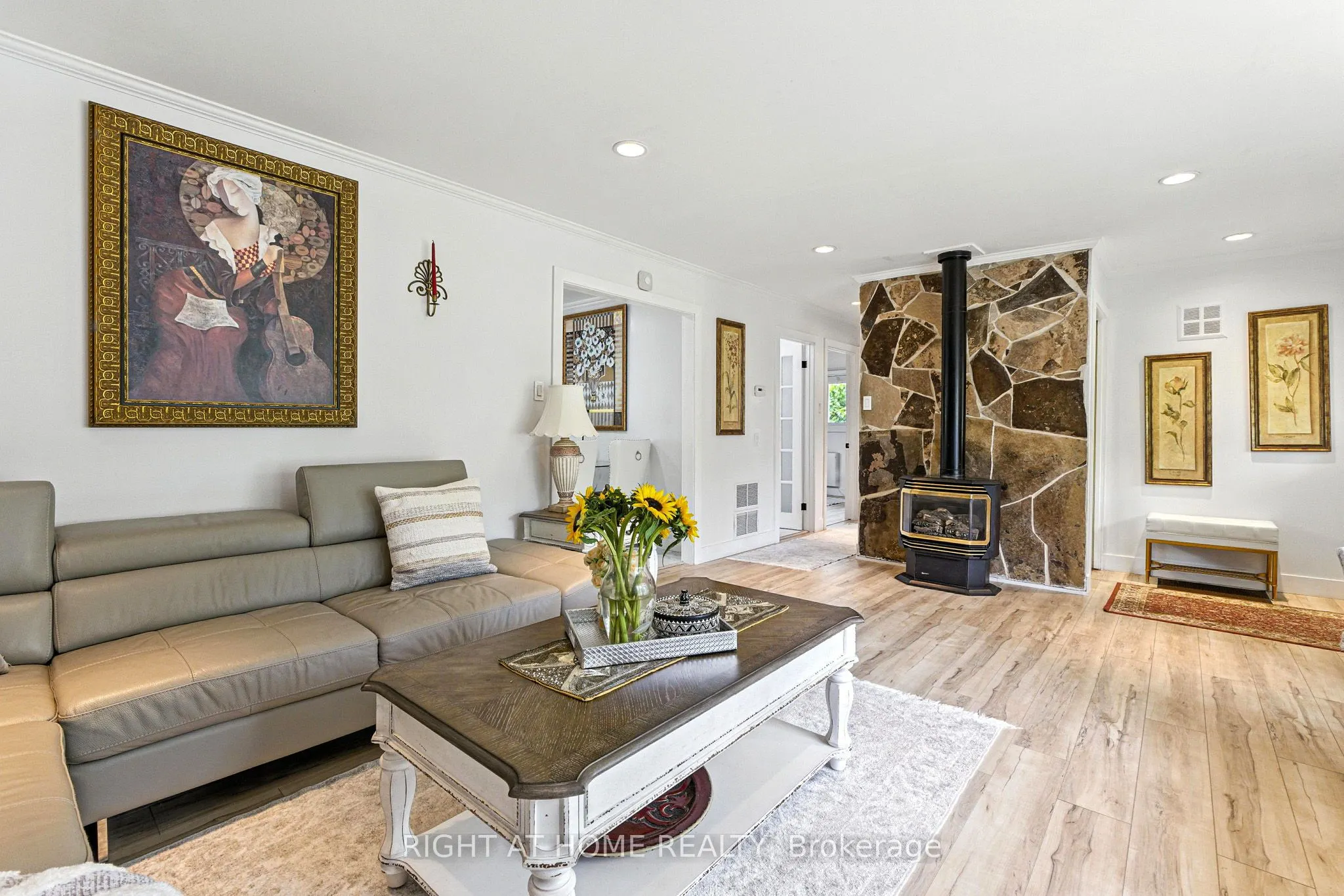 1129 Lindy Lane