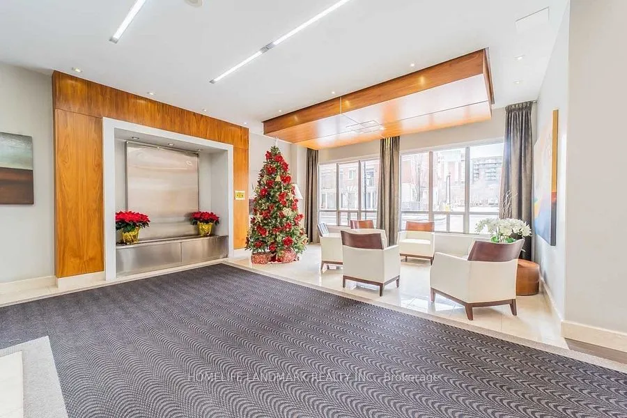 39 Galleria Parkway N, ## 301