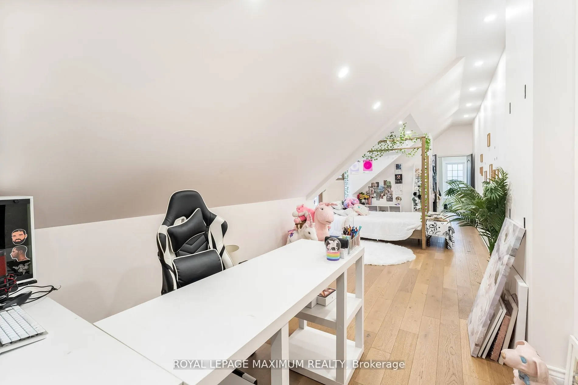 14 Pine Grove Road