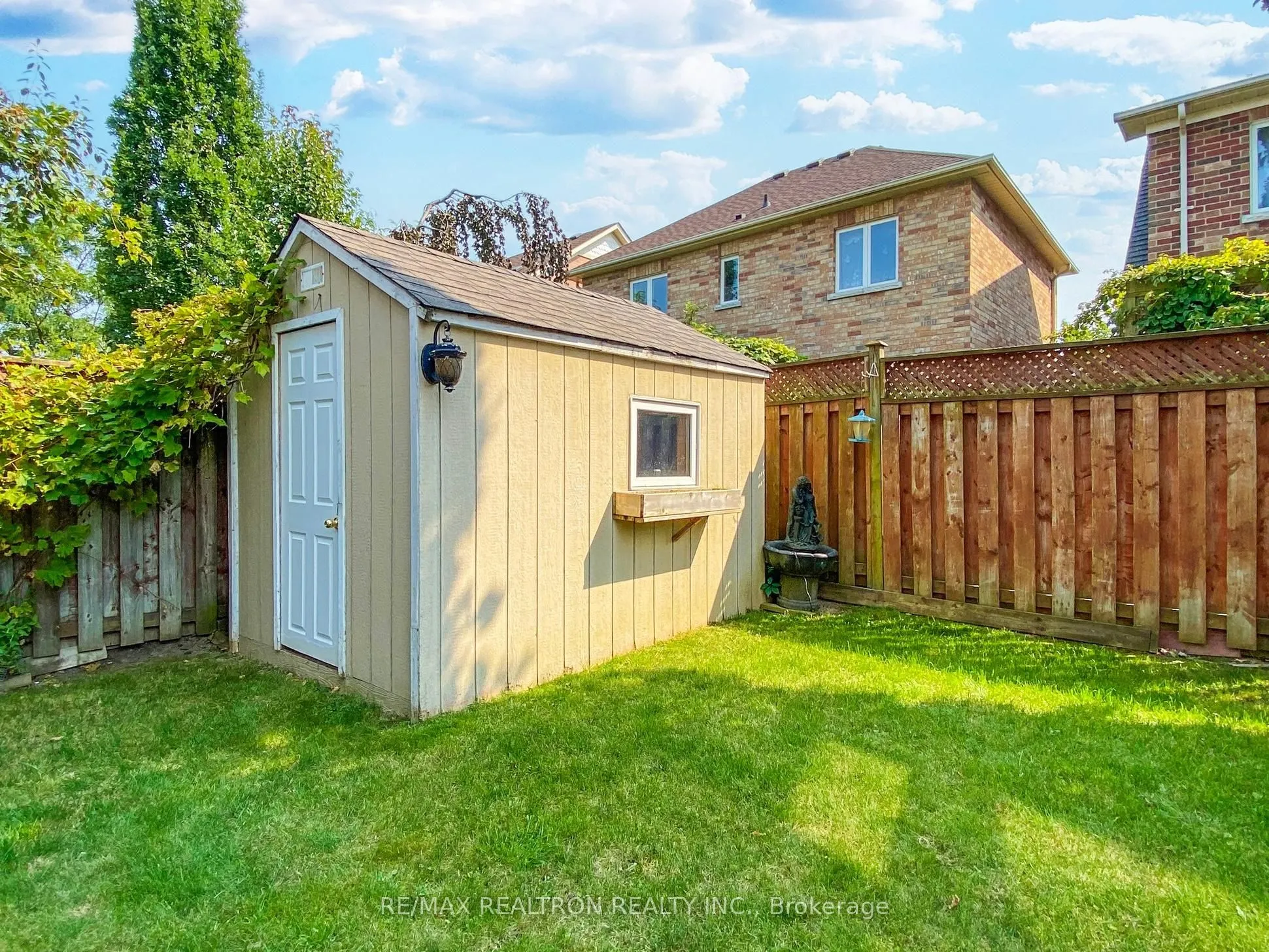 21 Watkins Glen Crescent