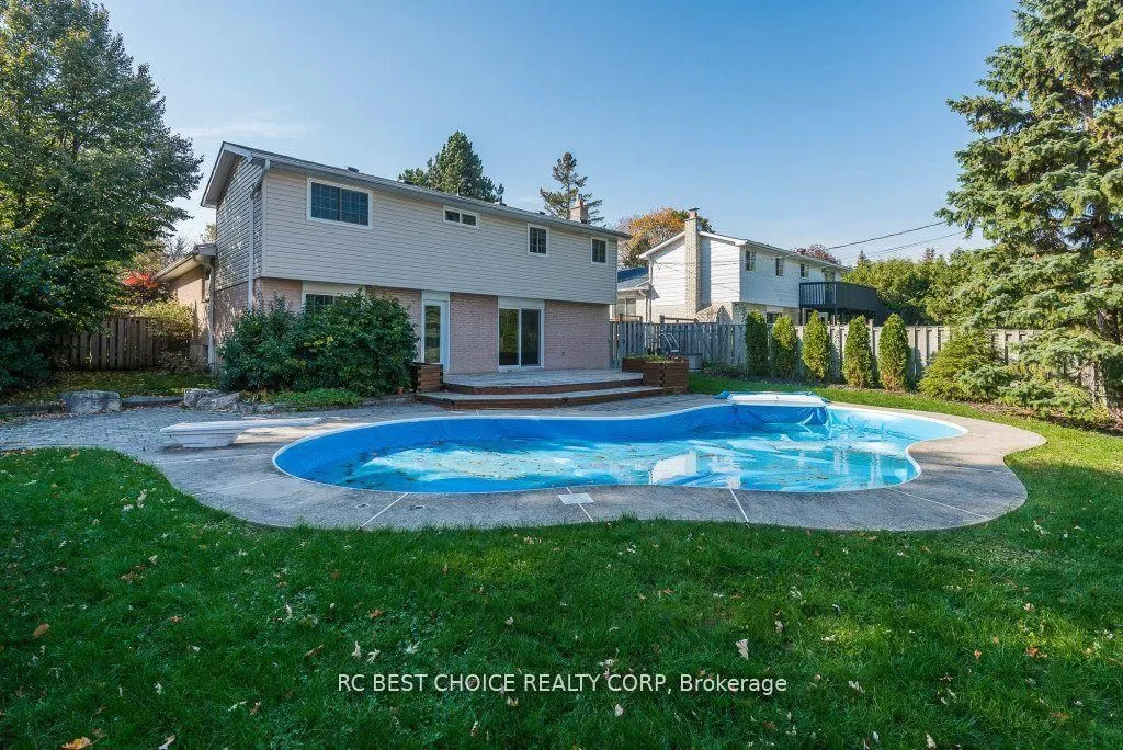 11 Emily Carr Street
