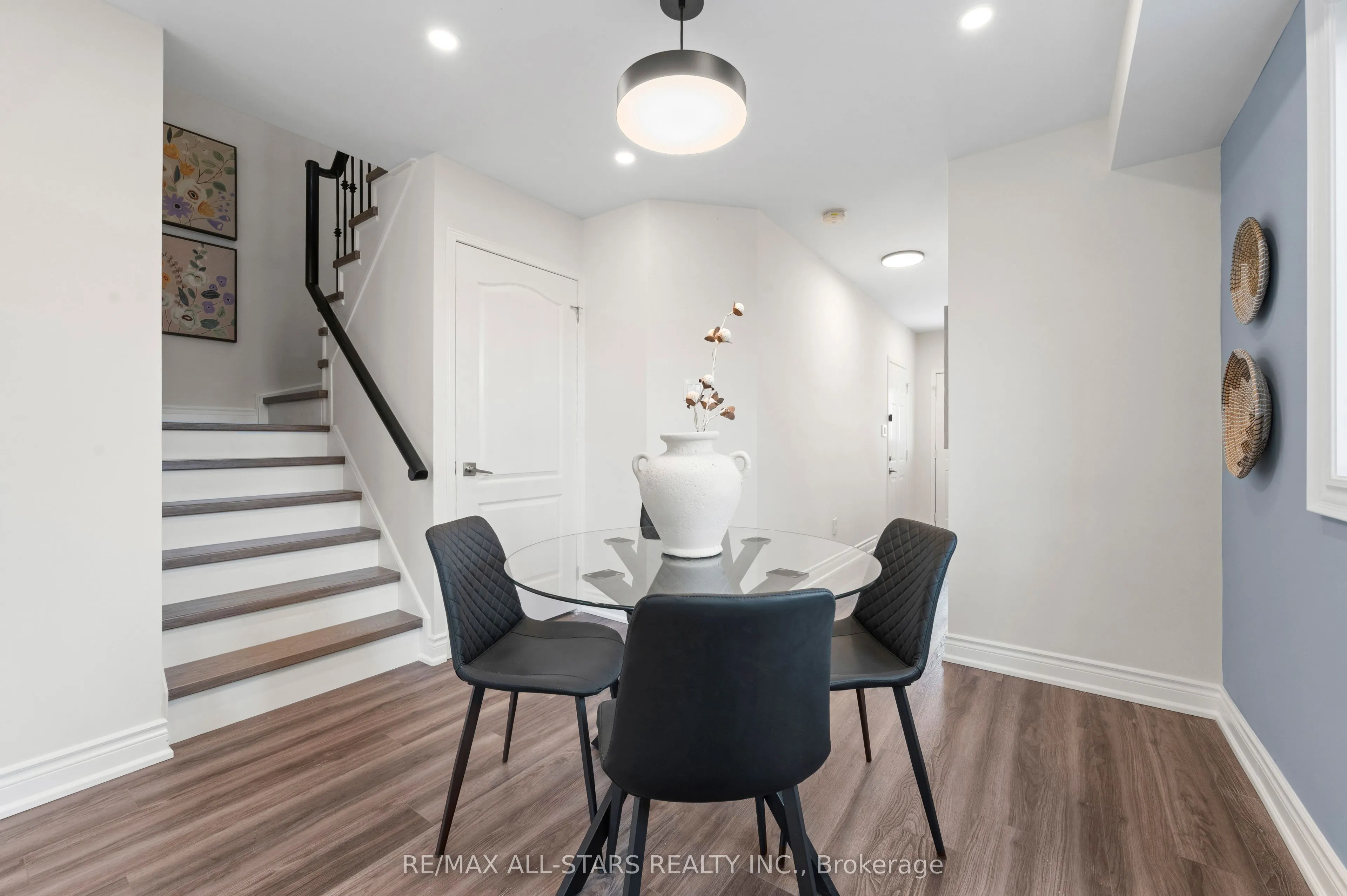 58 Woodroof Crescent
