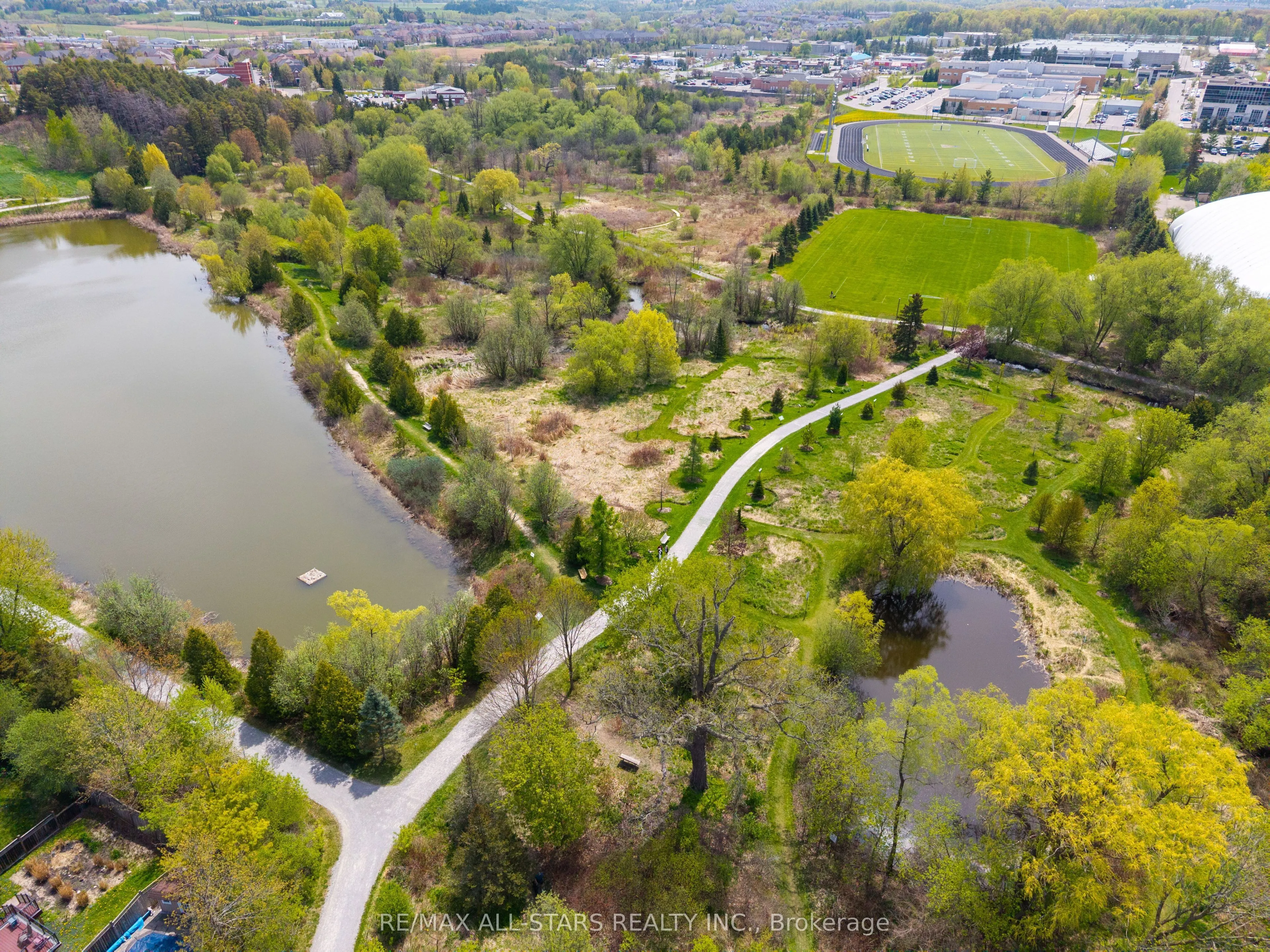 58 Woodroof Crescent