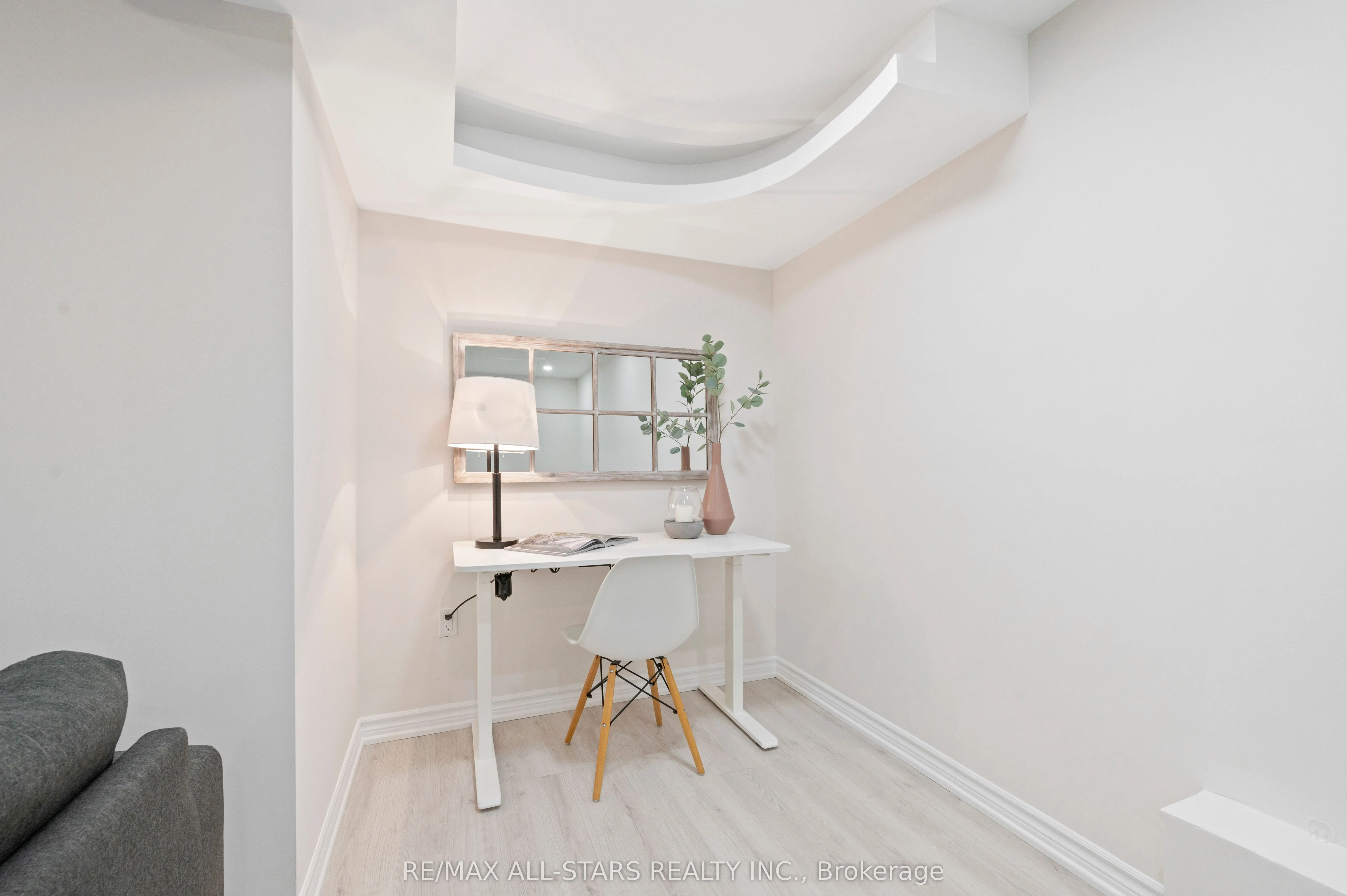 58 Woodroof Crescent
