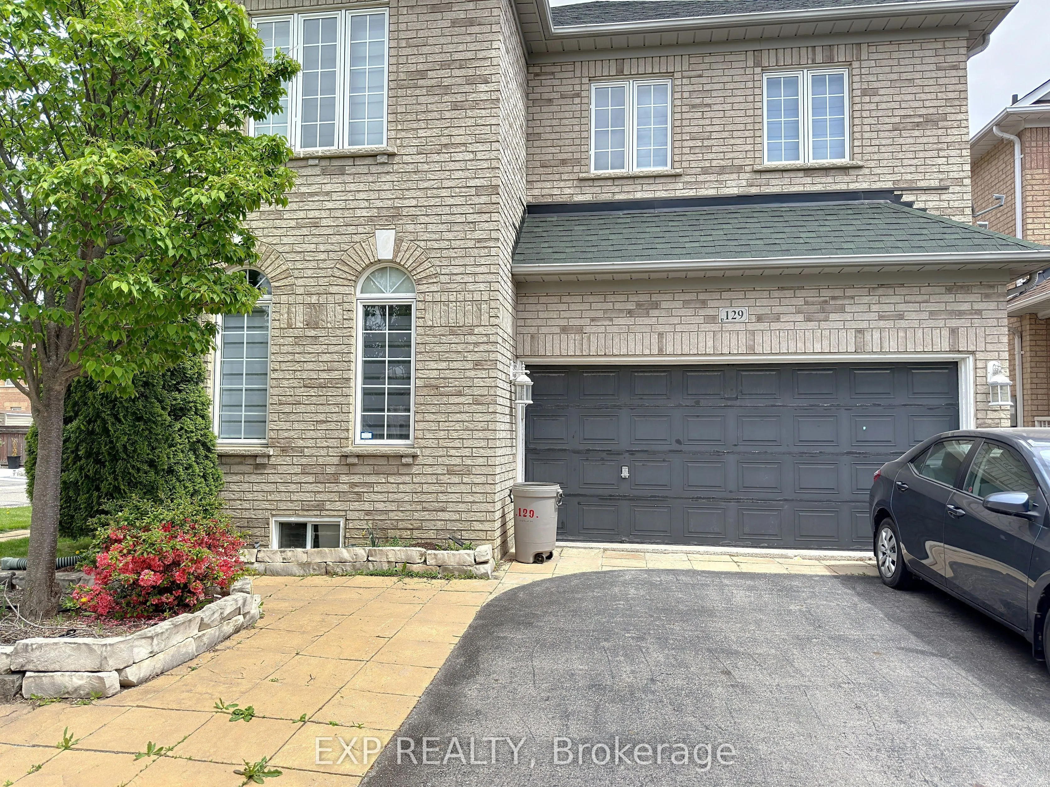 129 Ledge Rock Drive E