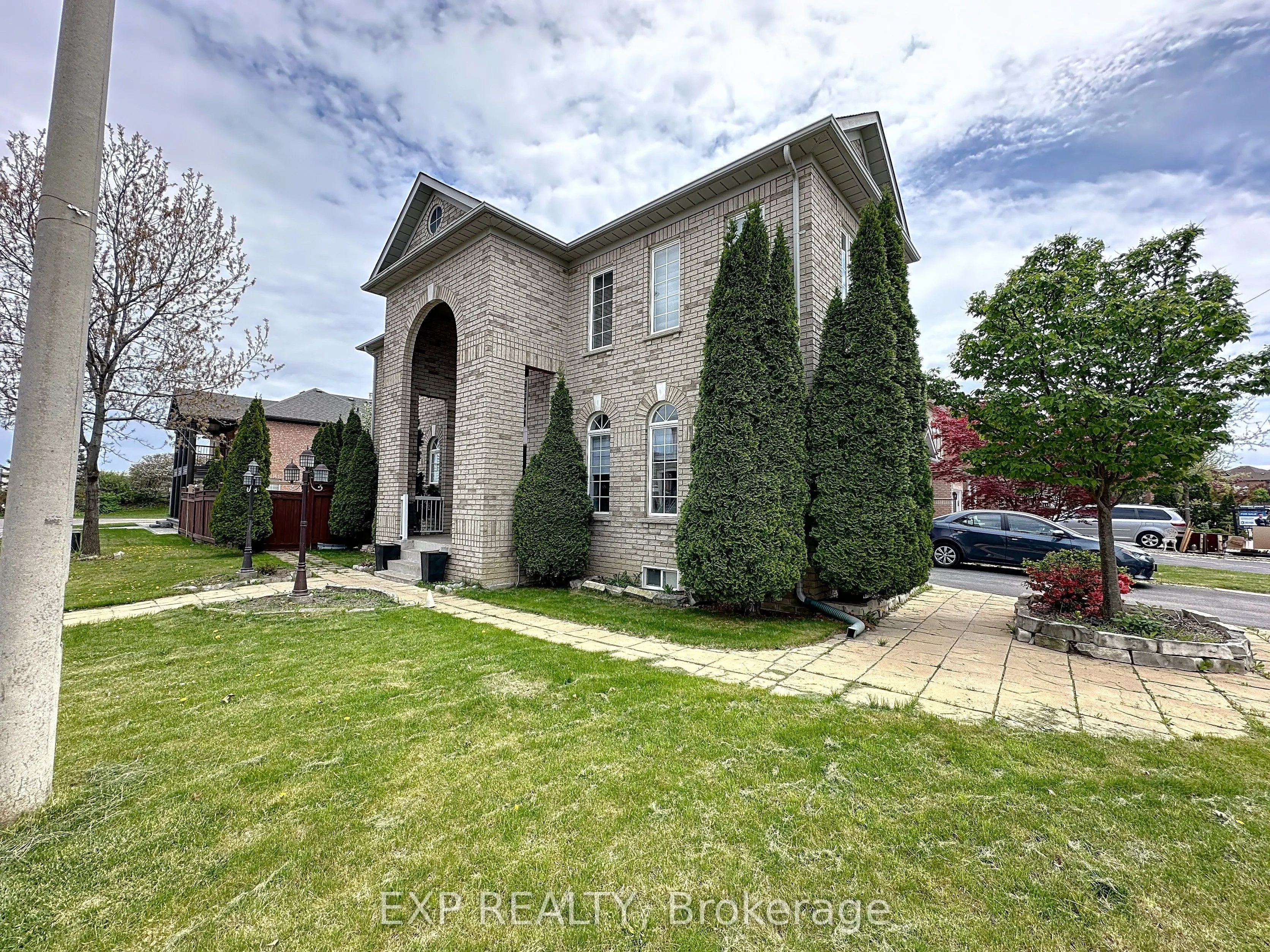 129 Ledge Rock Drive E