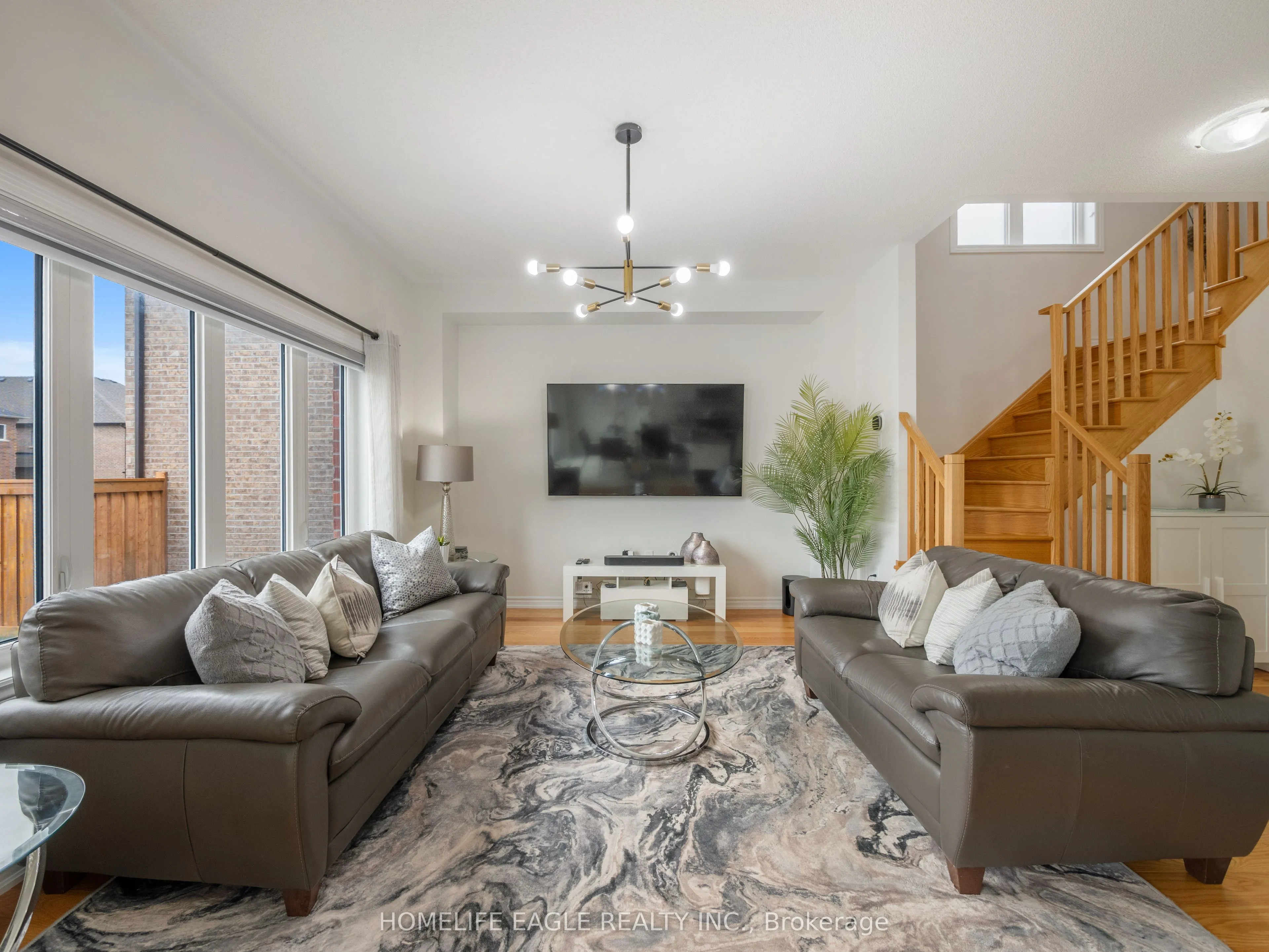 1226 Corby Way