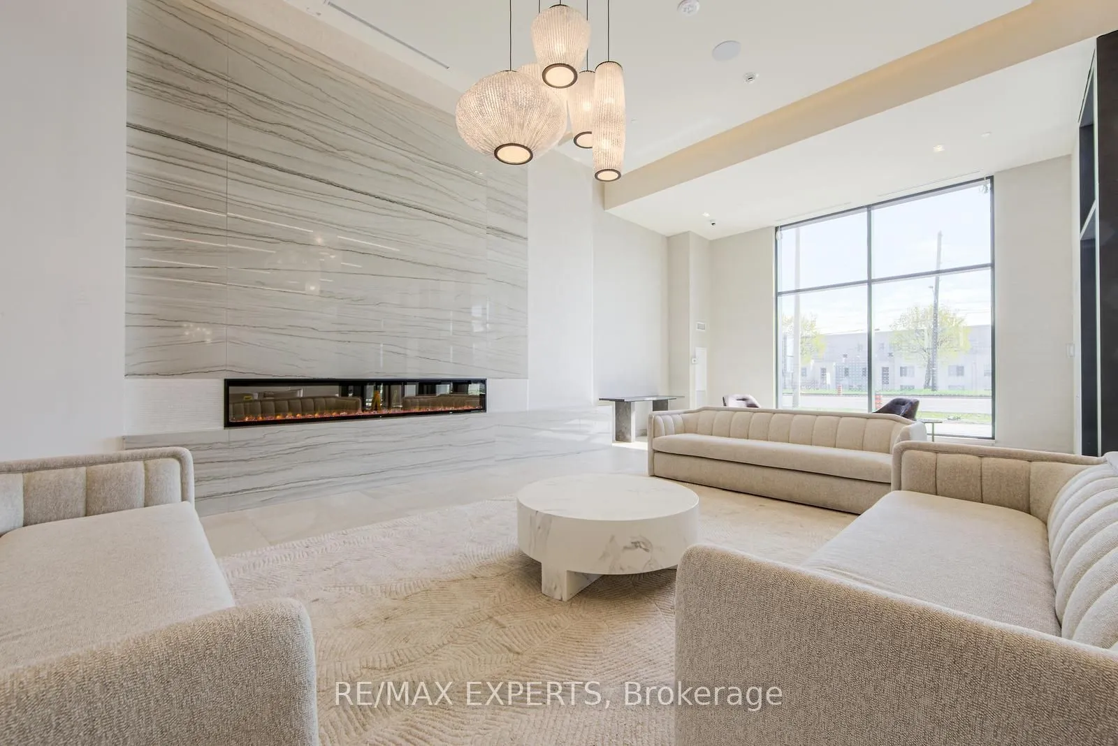 8960 JANE Street, #1802