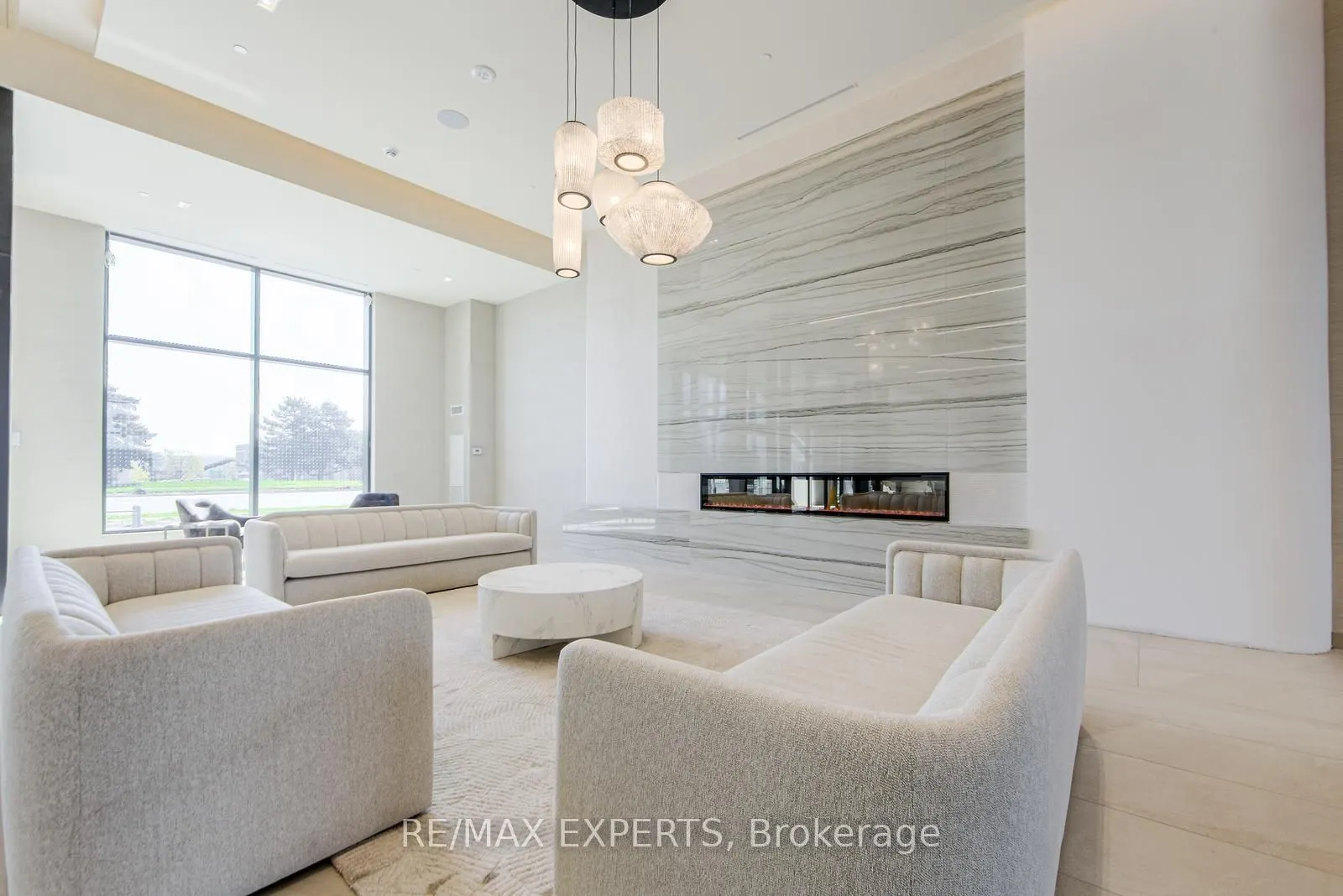 8960 JANE Street, #1802