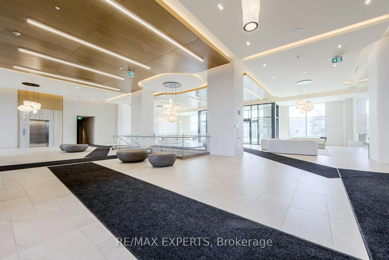 8960 JANE Street, #1802