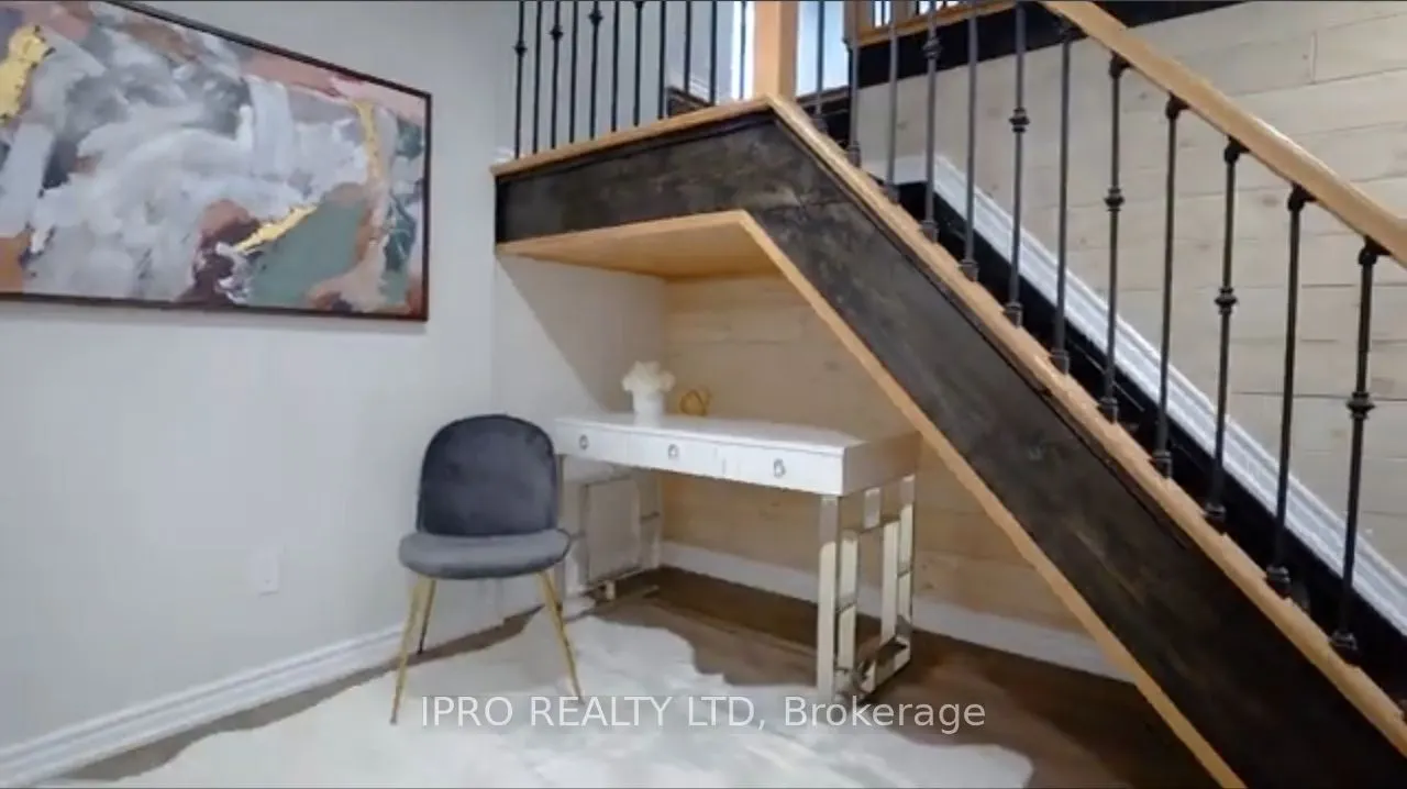945 Vance Crescent, #unit 2