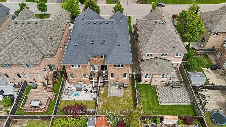 157 Black Maple Crescent