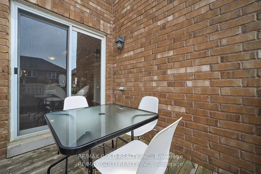 157 Black Maple Crescent