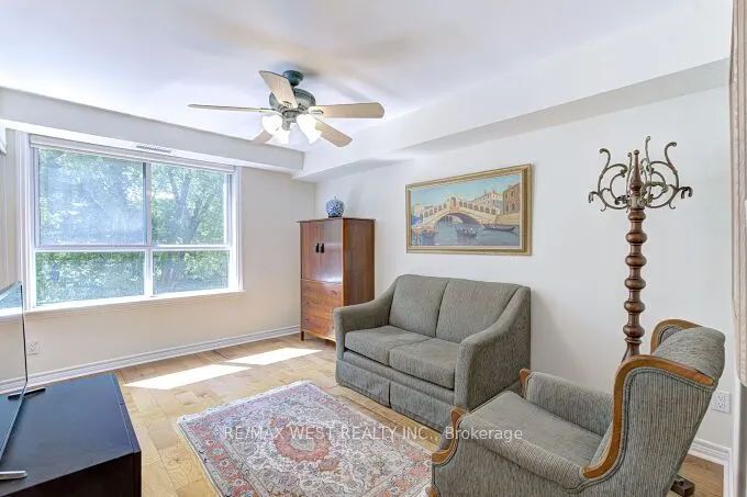 141 Woodbridge Avenue, #104
