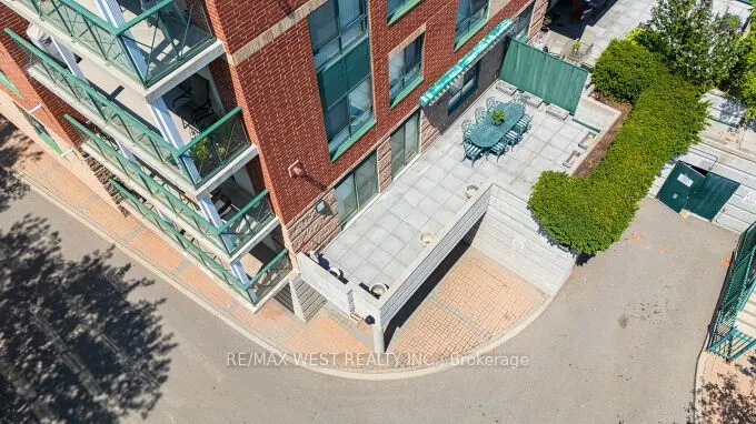 141 Woodbridge Avenue, #104