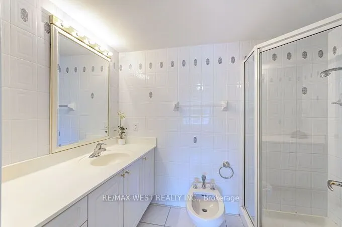 141 Woodbridge Avenue, #104