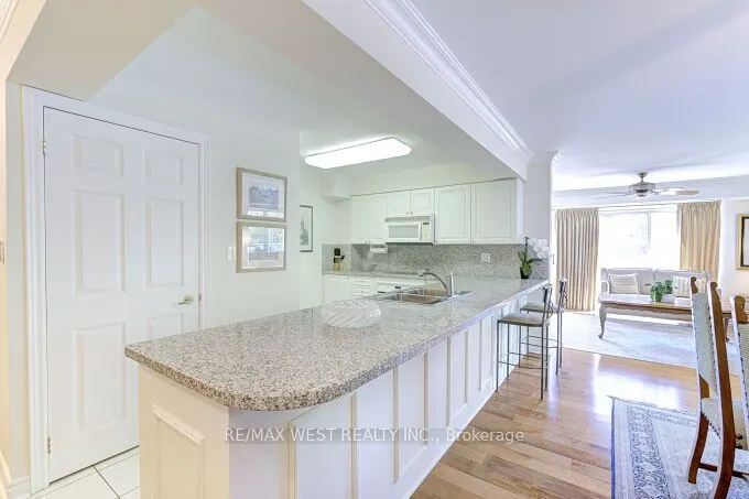 141 Woodbridge Avenue, #104