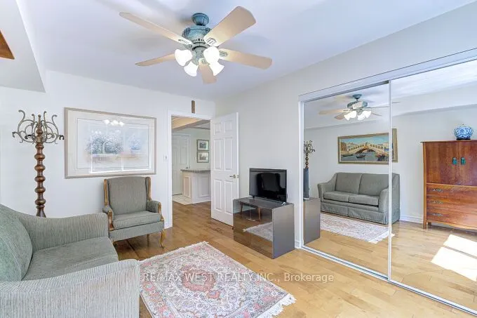 141 Woodbridge Avenue, #104