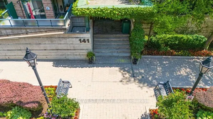 141 Woodbridge Avenue, #104