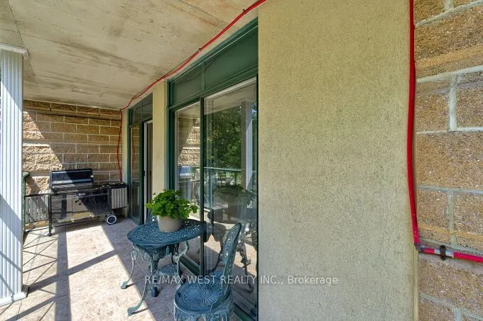 141 Woodbridge Avenue, #104