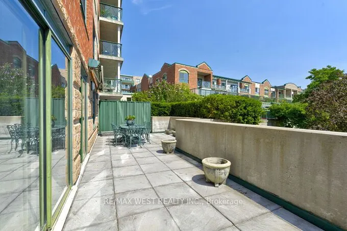 141 Woodbridge Avenue, #104