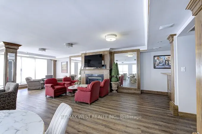 141 Woodbridge Avenue, #104
