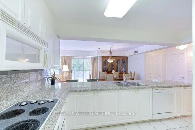 141 Woodbridge Avenue, #104