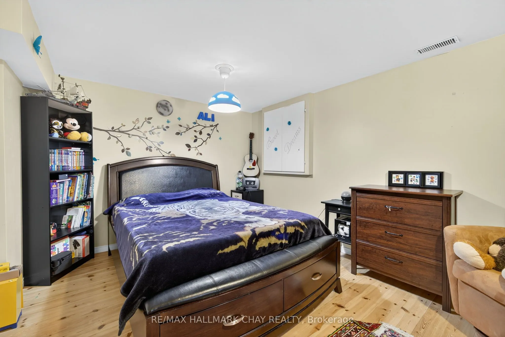 25 Heatherwood Crescent