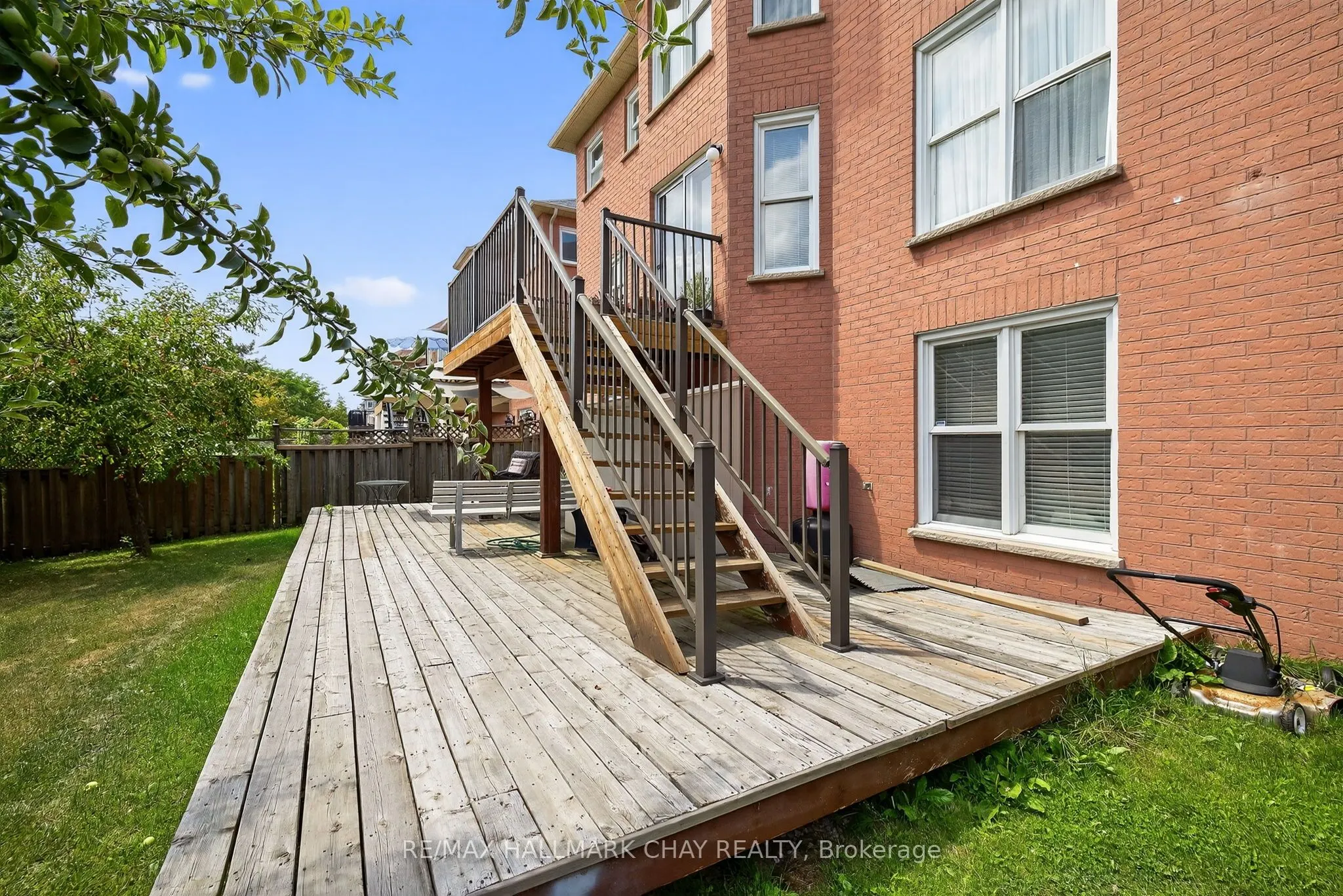 25 Heatherwood Crescent