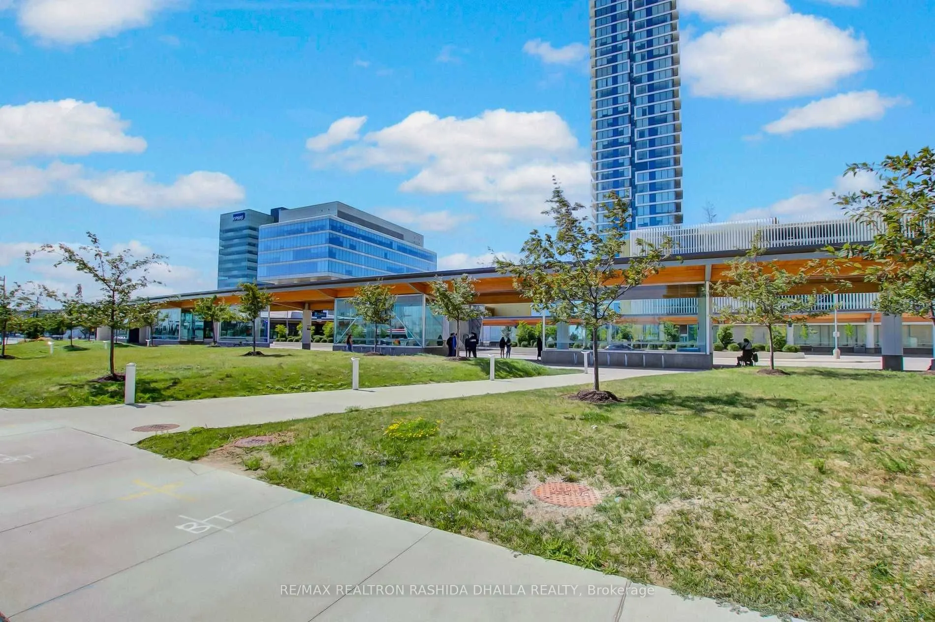 898 Portage Parkway N, #4808