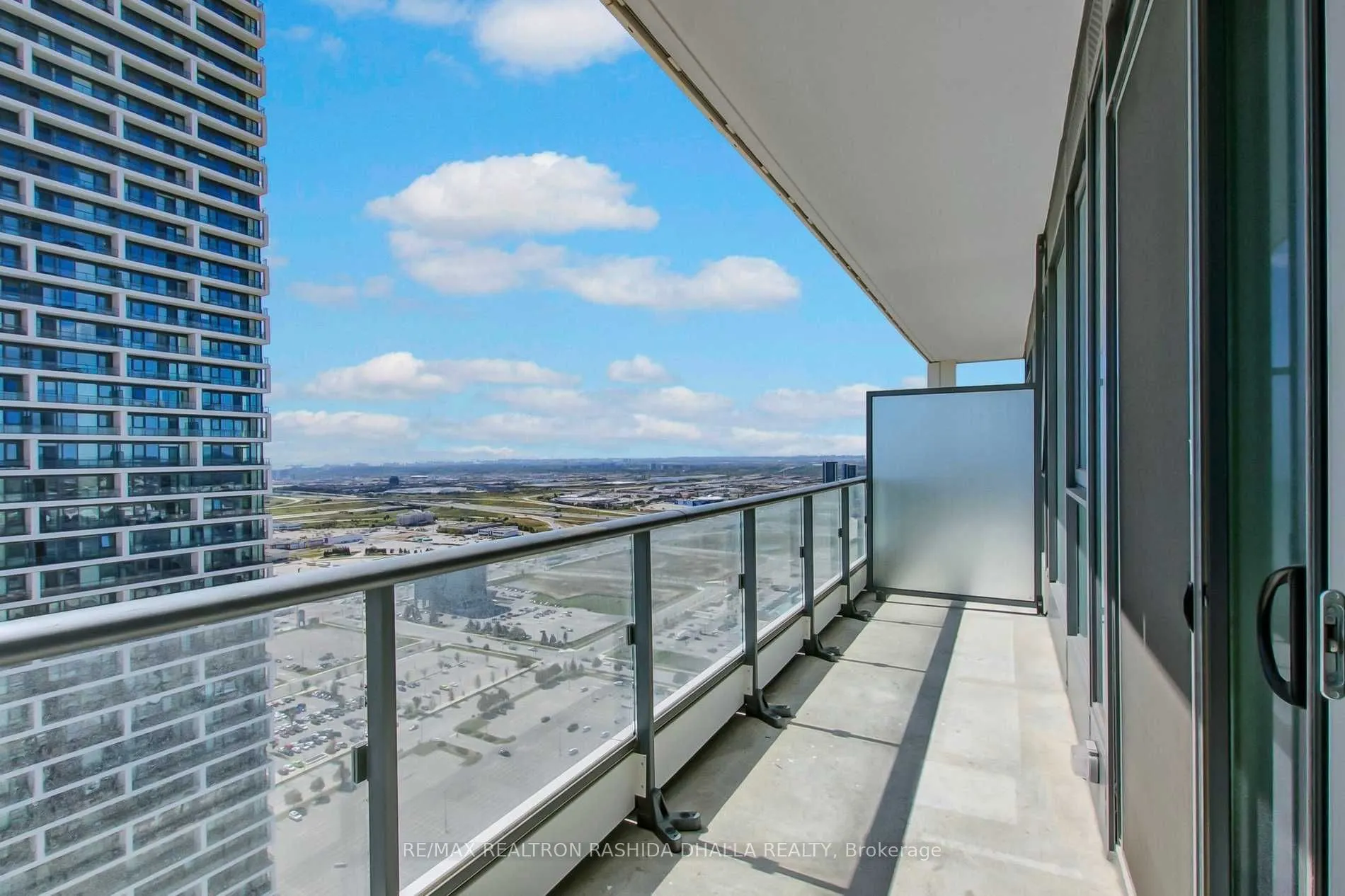 898 Portage Parkway N, #4808