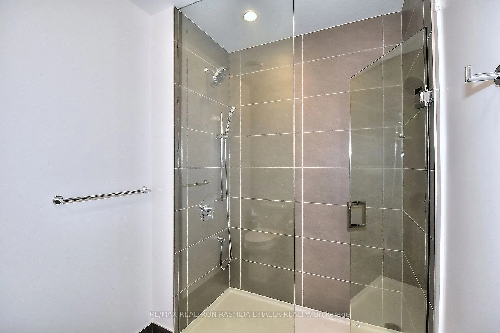 898 Portage Parkway N, #4808