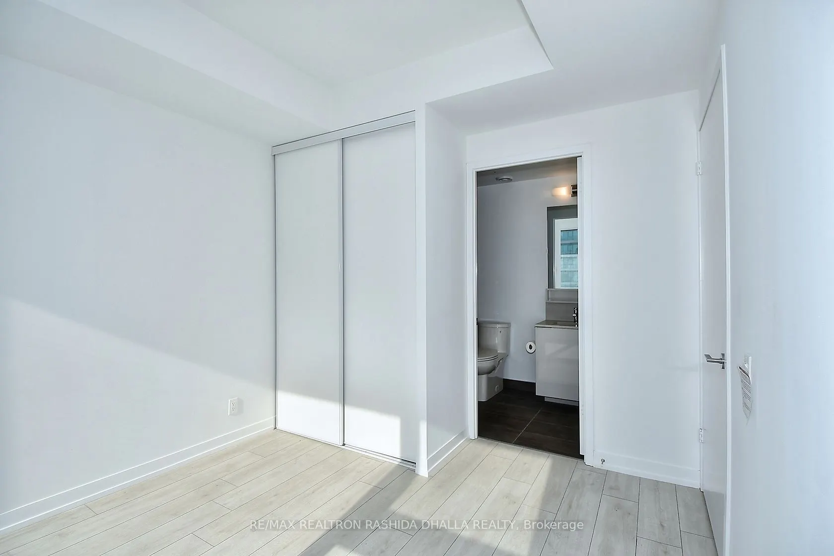 898 Portage Parkway N, #4808