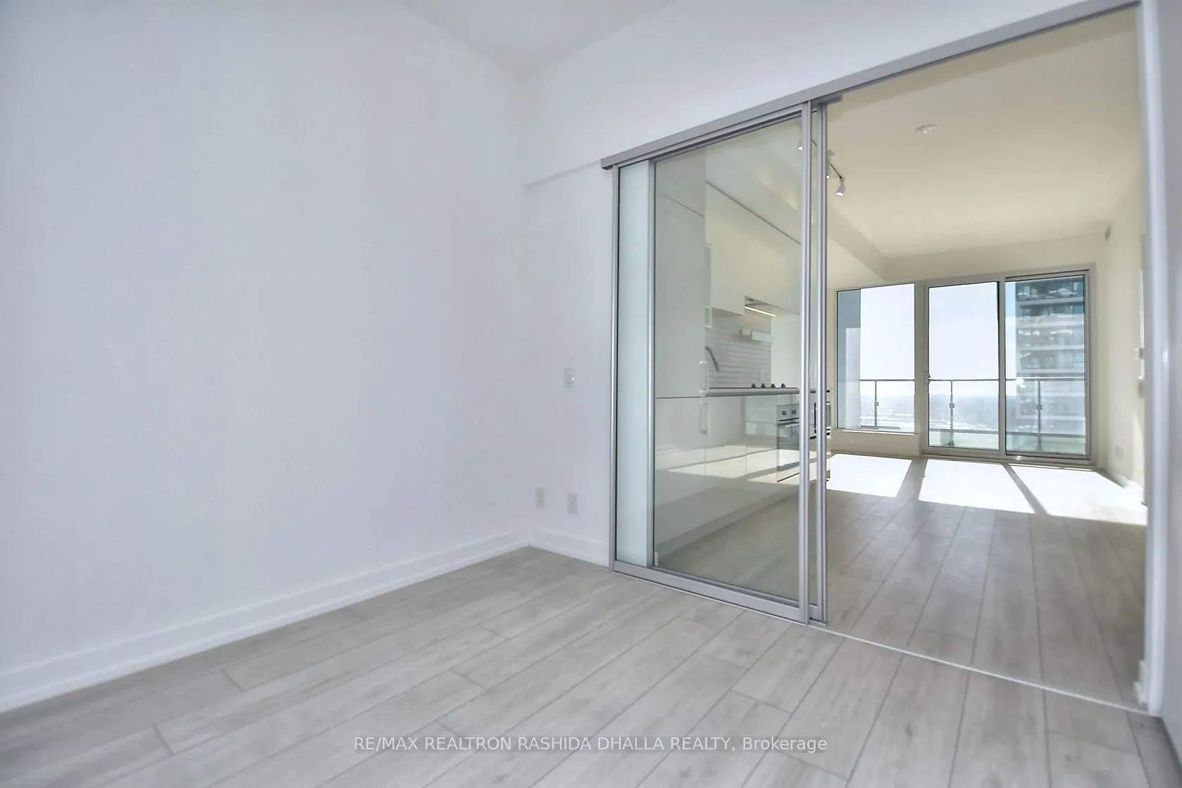 898 Portage Parkway N, #4808