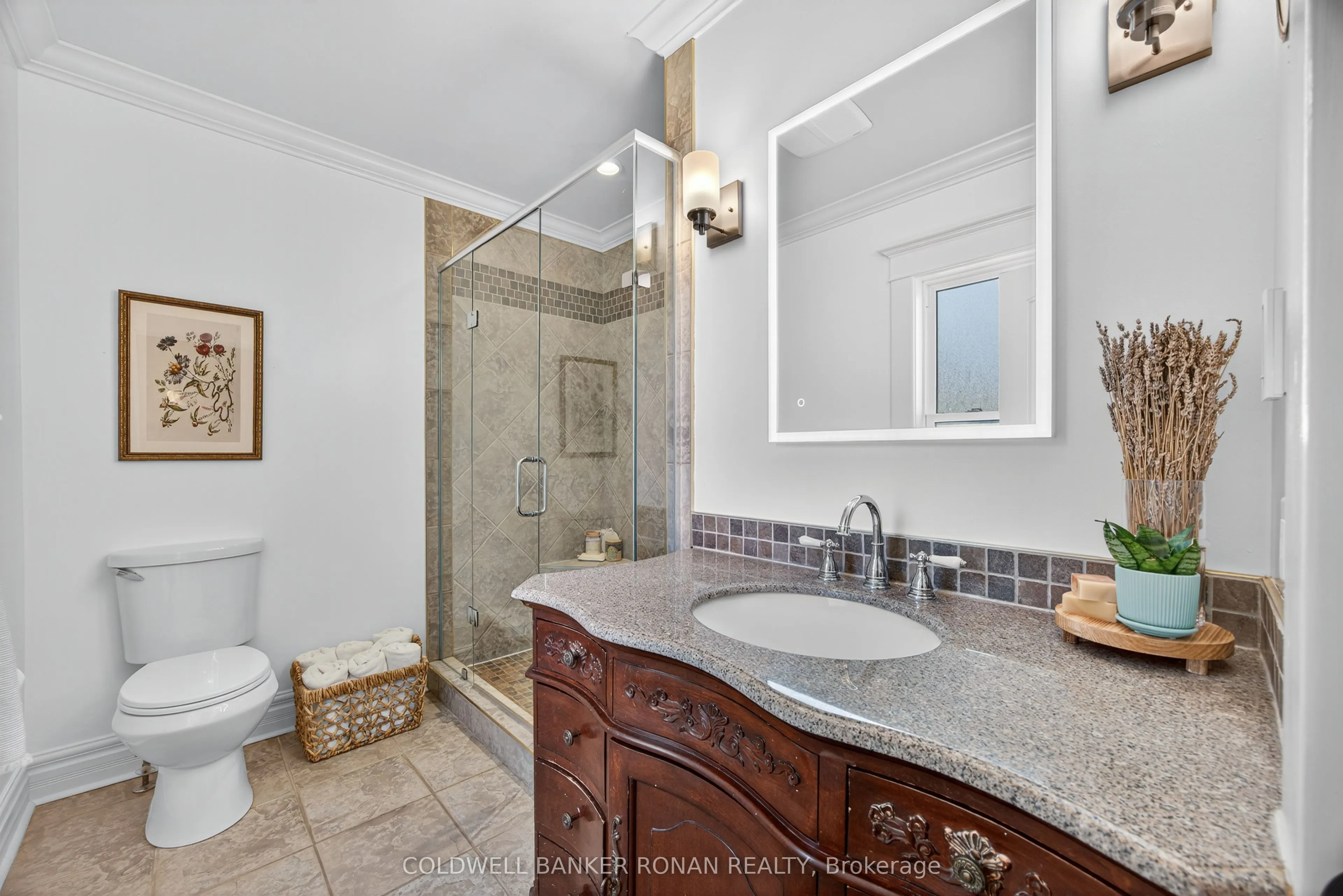 163 Wellington Street W