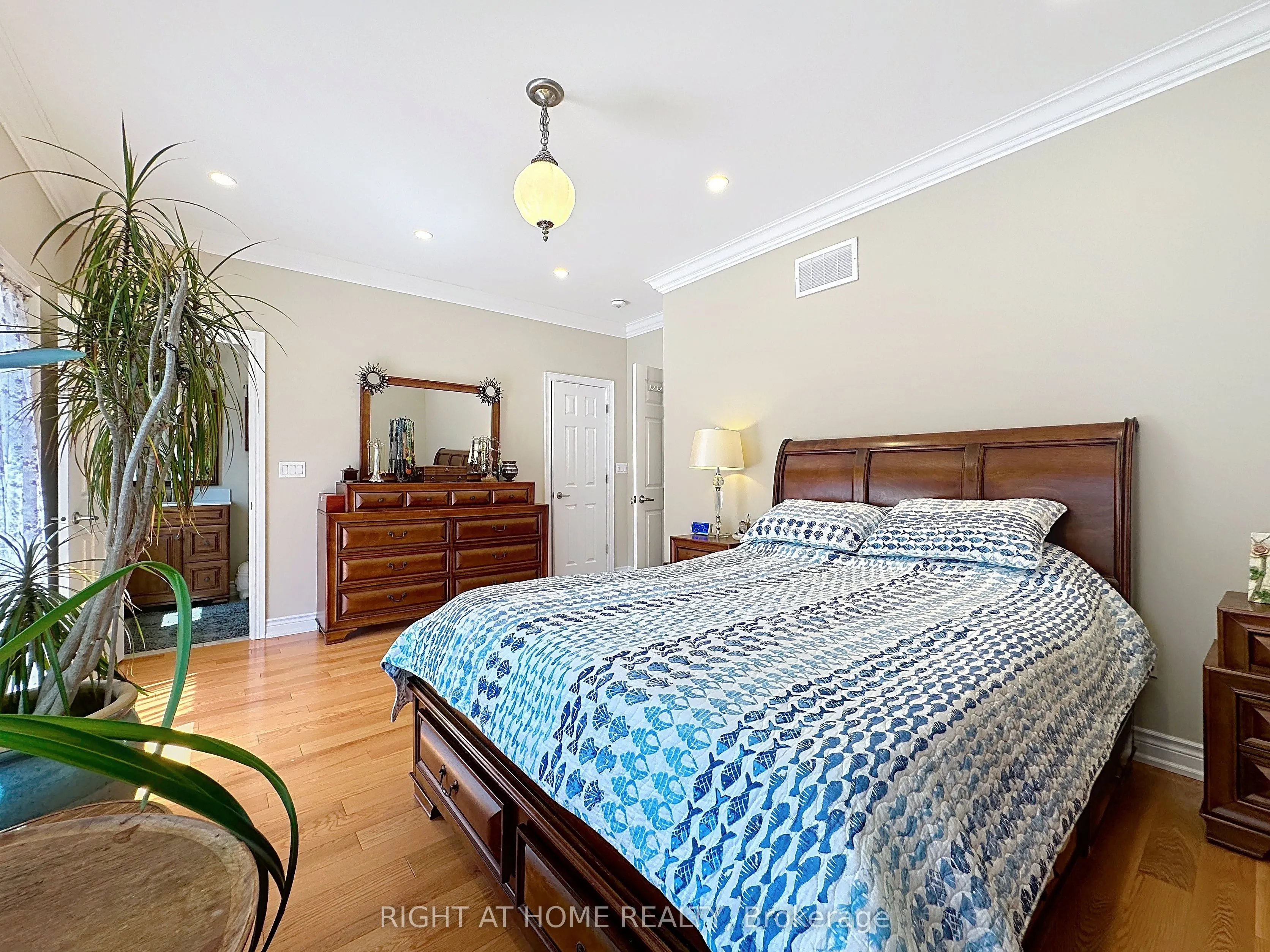 100 Greenbelt Crescent