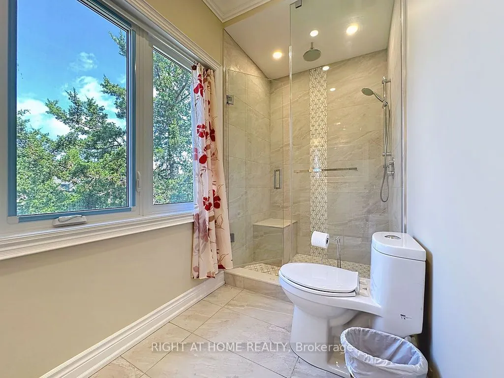 100 Greenbelt Crescent