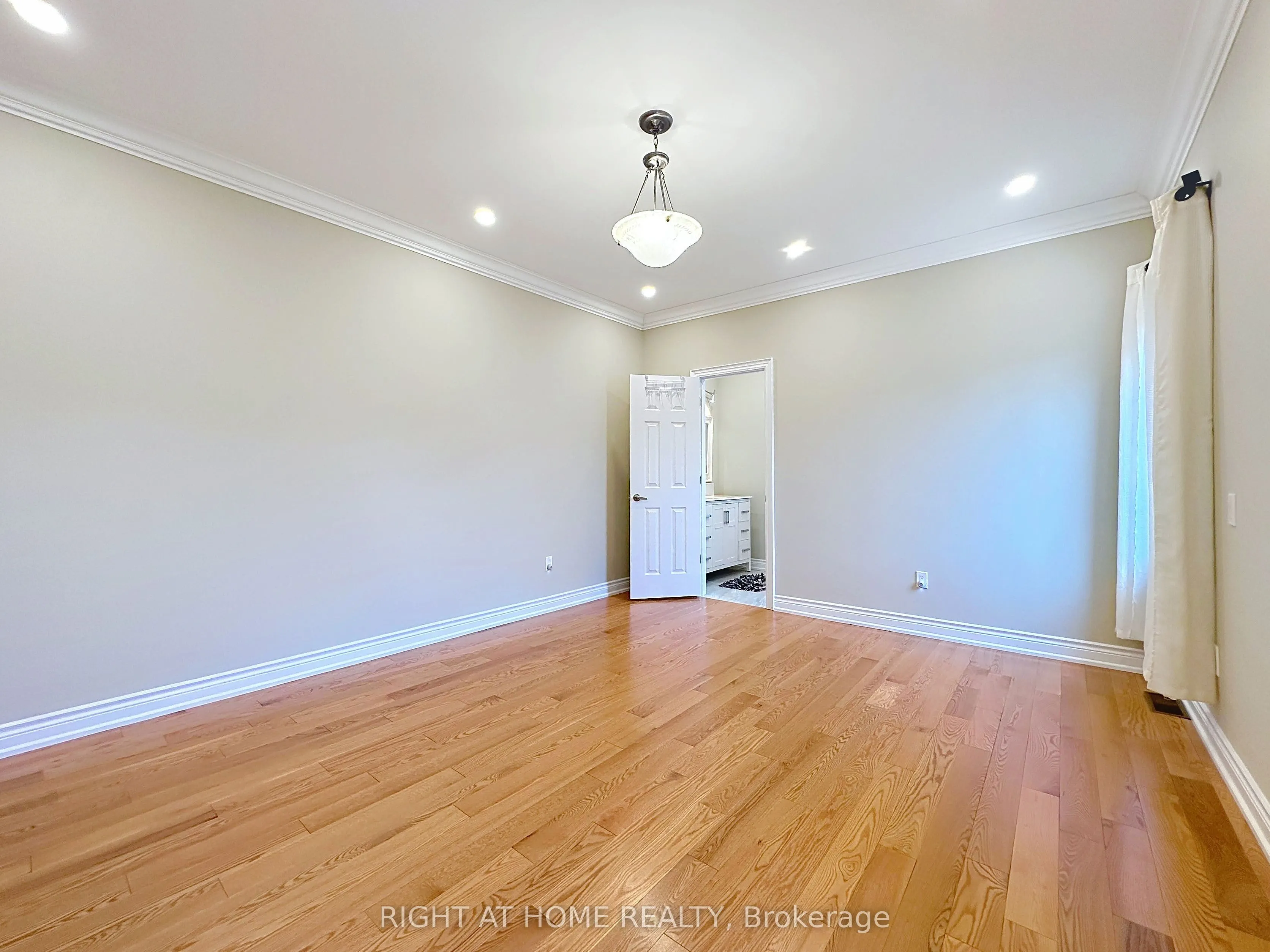 100 Greenbelt Crescent