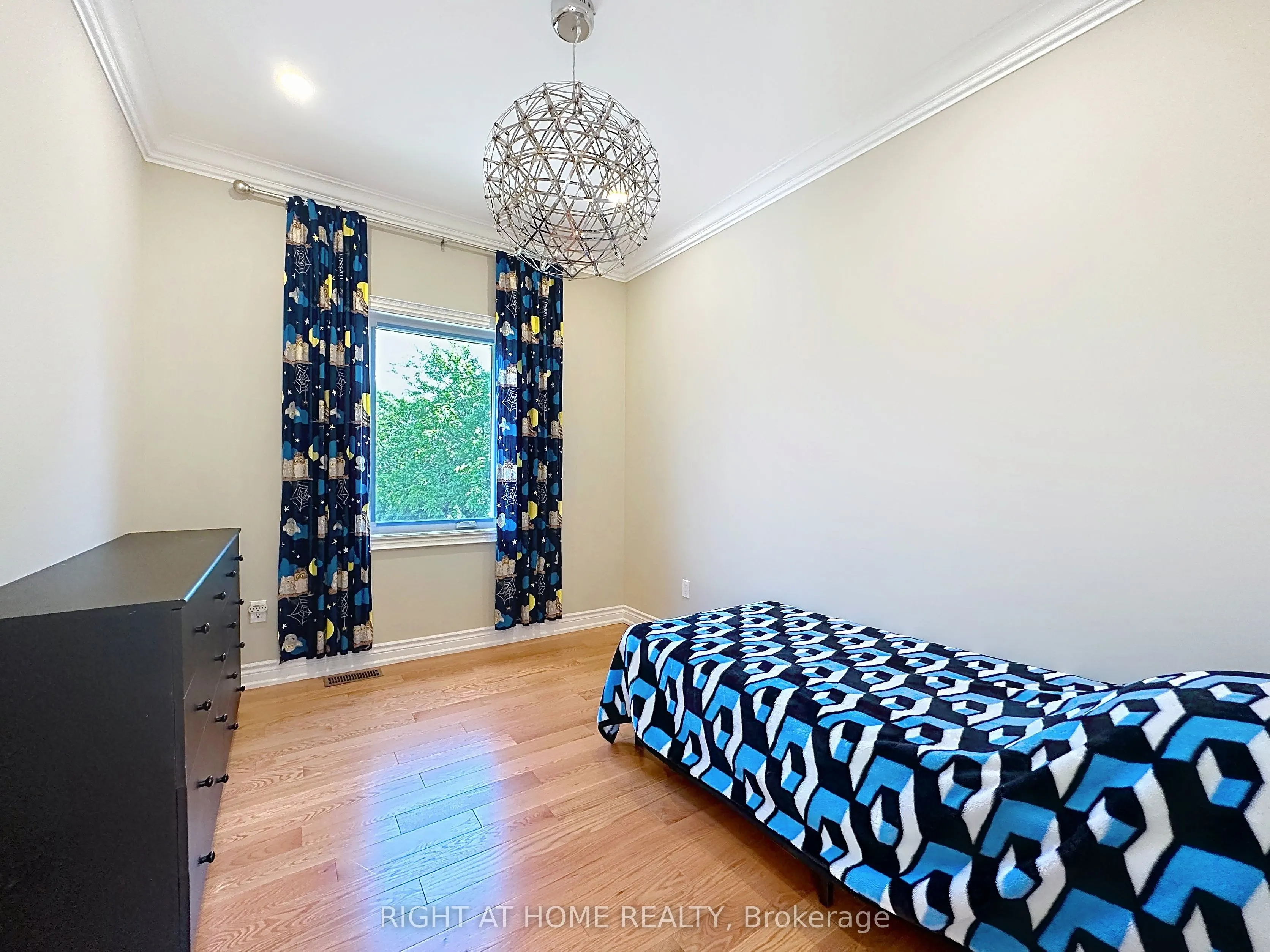 100 Greenbelt Crescent
