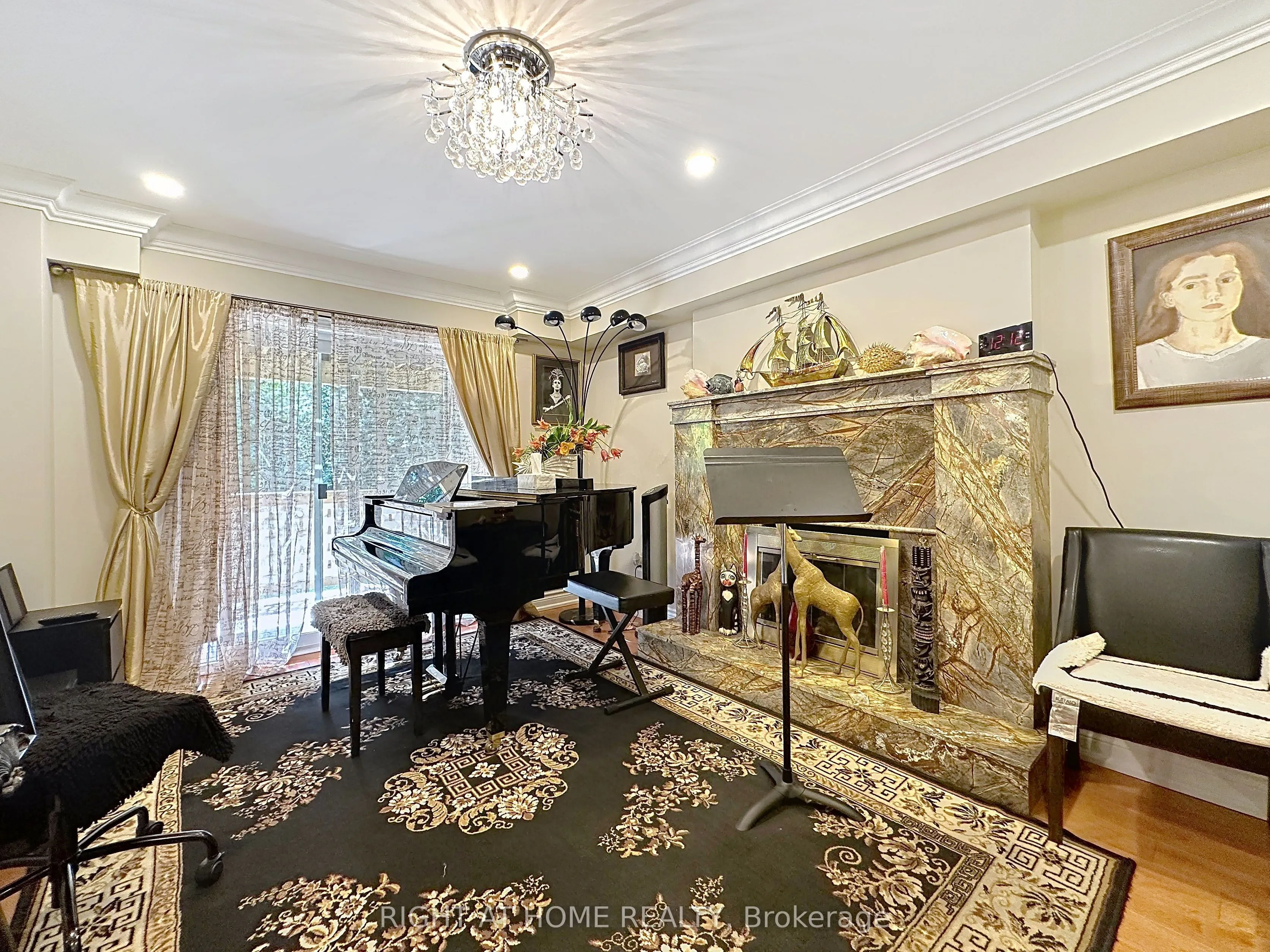 100 Greenbelt Crescent