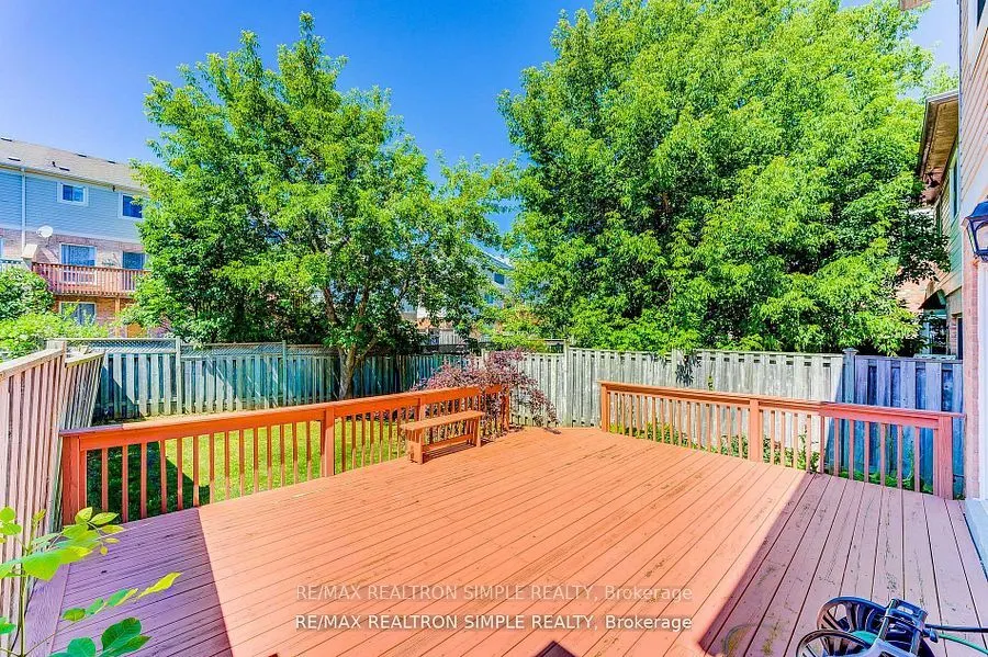 71 Schouten Crescent