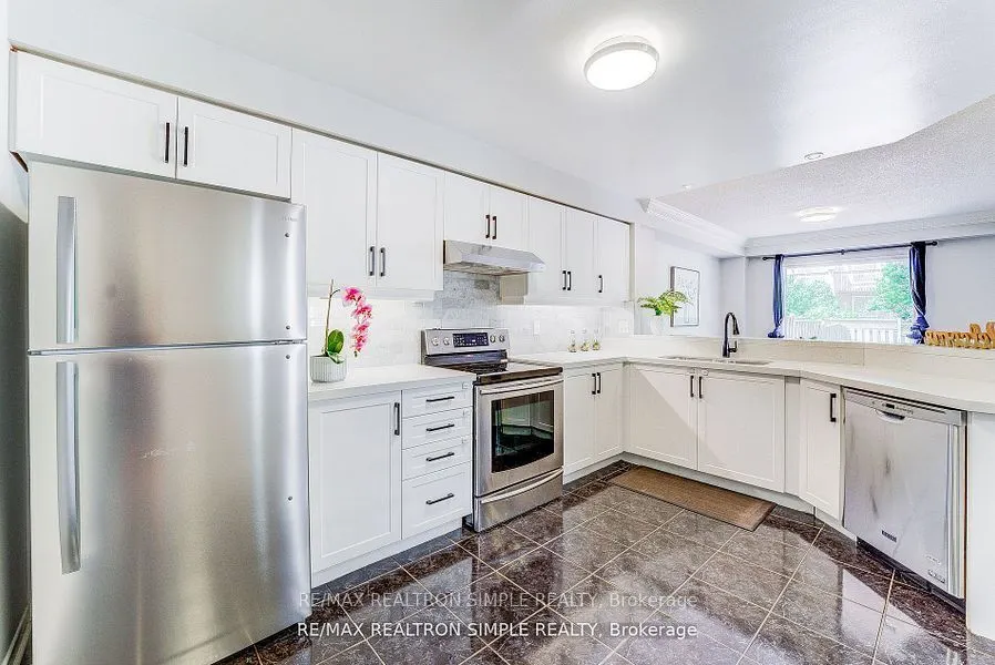 71 Schouten Crescent