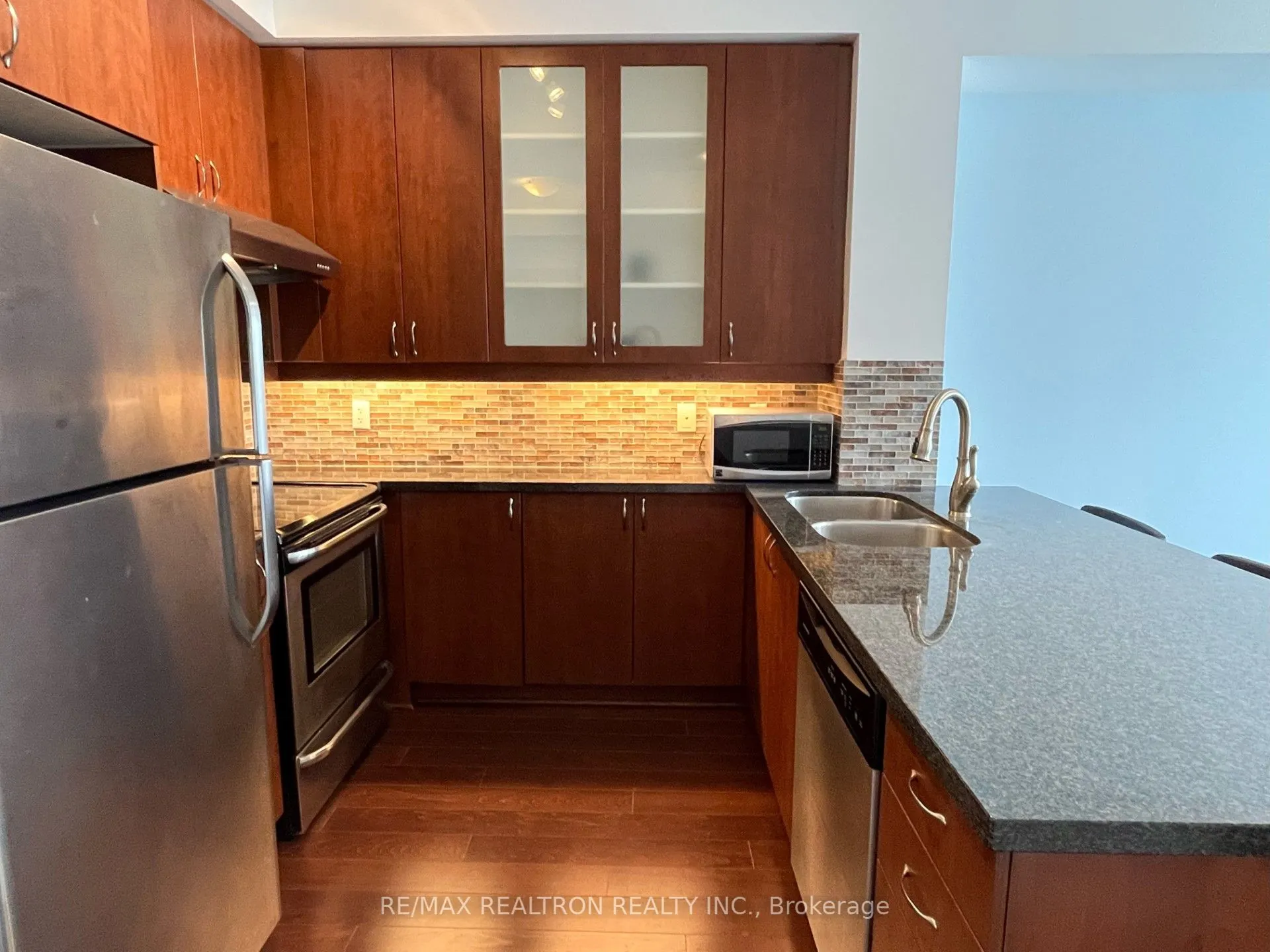 111 Upper Duke Crescent, #801